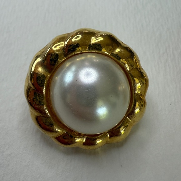 Vintage Pearl Gold-Tone Rope Twist Stud Earrings Womens Elegant Classic - Picture 6 of 8